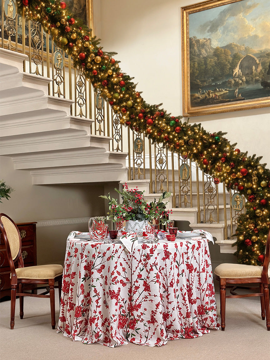 Les Airelles: A Round Winter Table