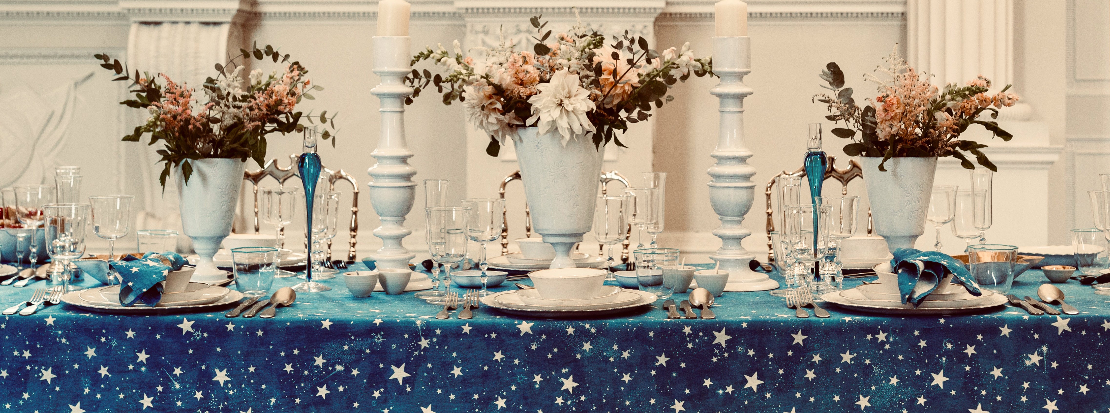 'Celestial Stars' in Blue Tablescape
