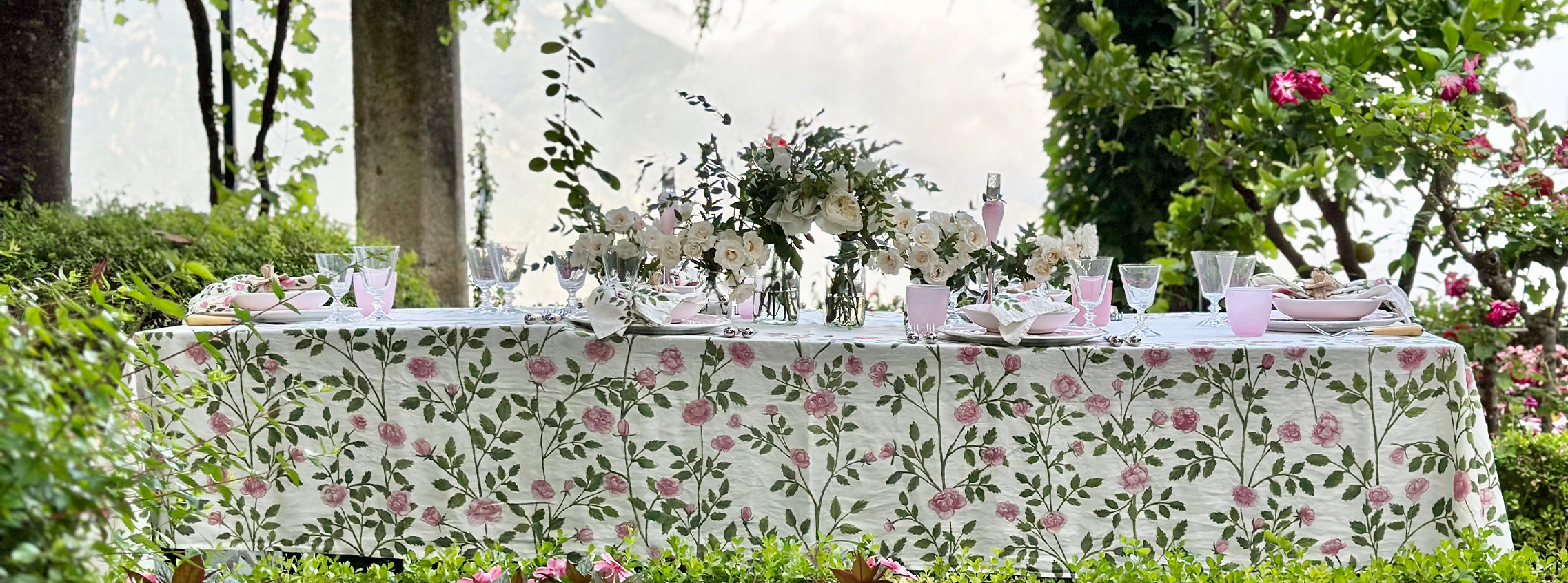 'Le Jardin des Roses' - Summer Tablescape