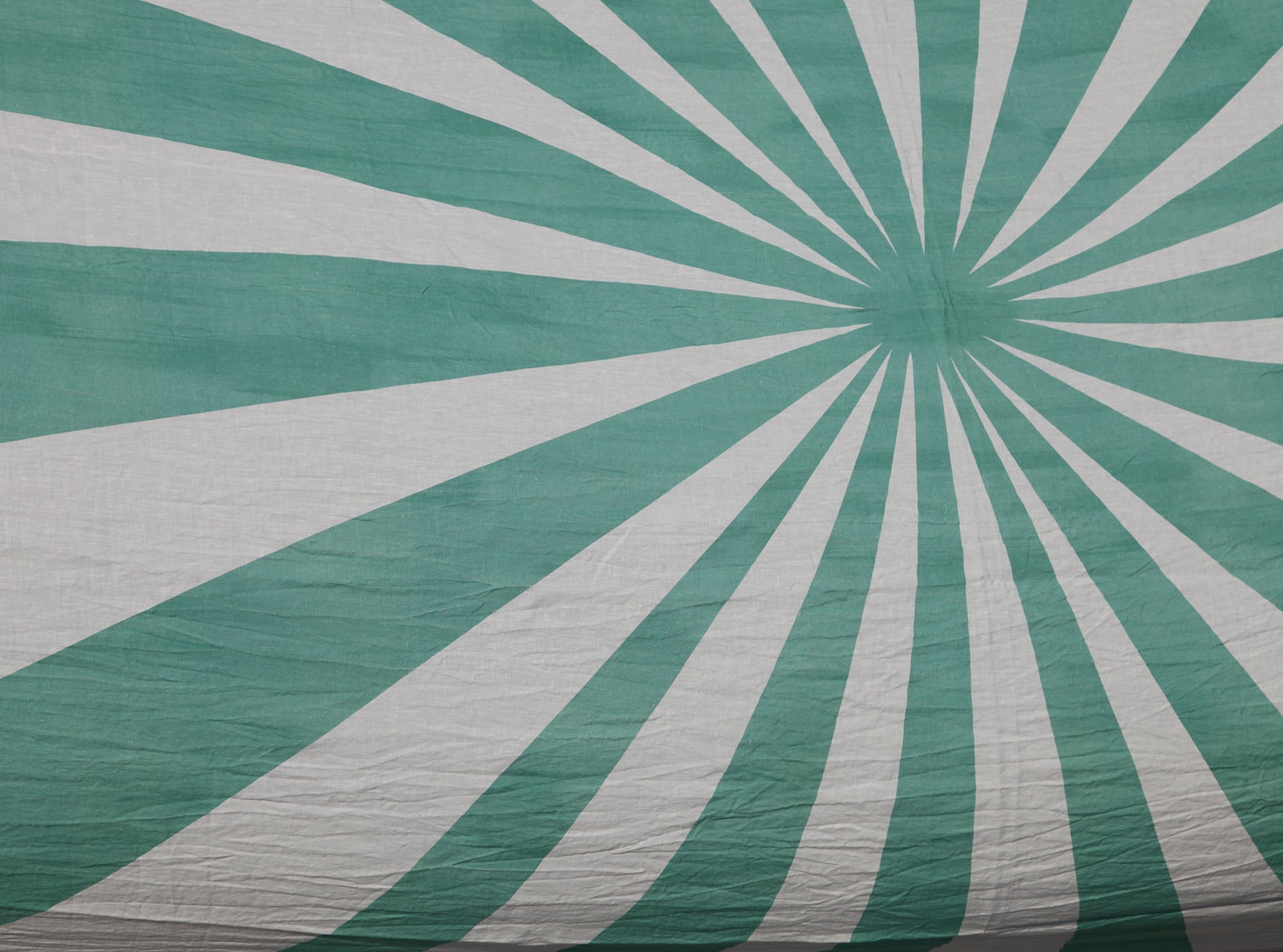 Le Cirque Linen Tablecloth in Mint Green