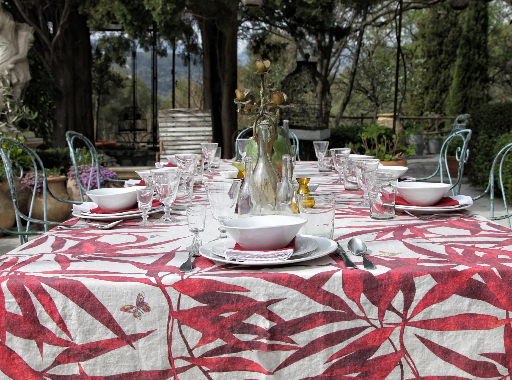 Les Palmiers Linen Tablecloth in Red