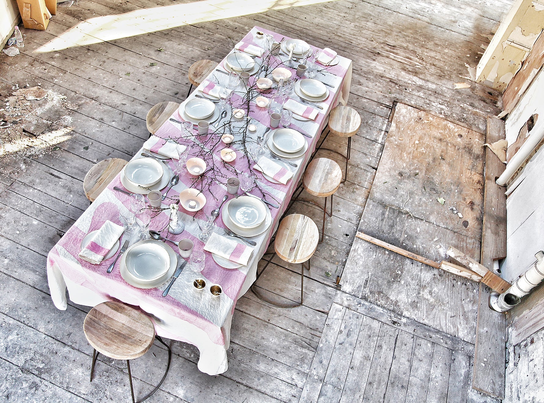 'Amour' Word Linen Tablecloth in Rose Pink