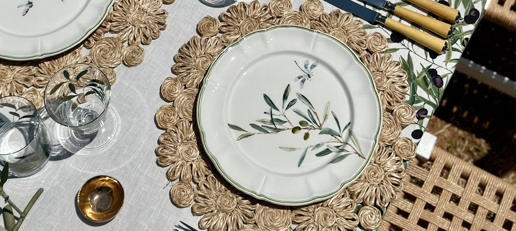 Olive Branch Scalloped Dinner Plate With Ladybird, 26cm