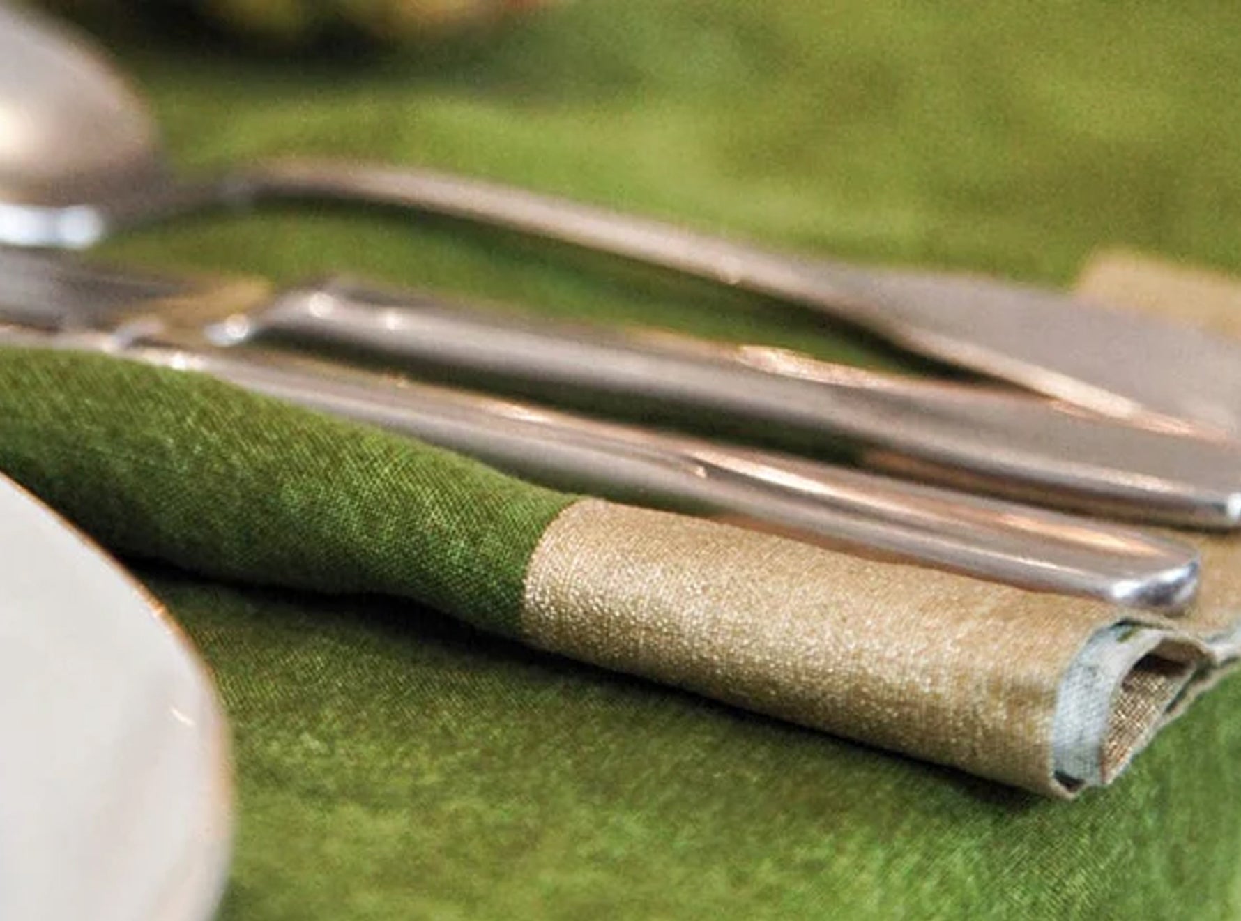 'Gold Edge' Linen Napkin in Avocado Green, 50x50cm