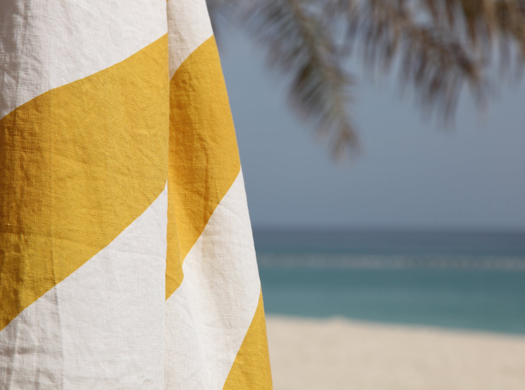 Le Cirque Linen Tablecloth in Yellow