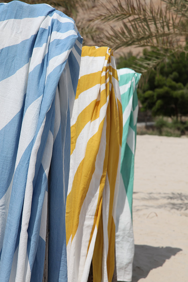 Le Cirque Linen Tablecloth in Yellow