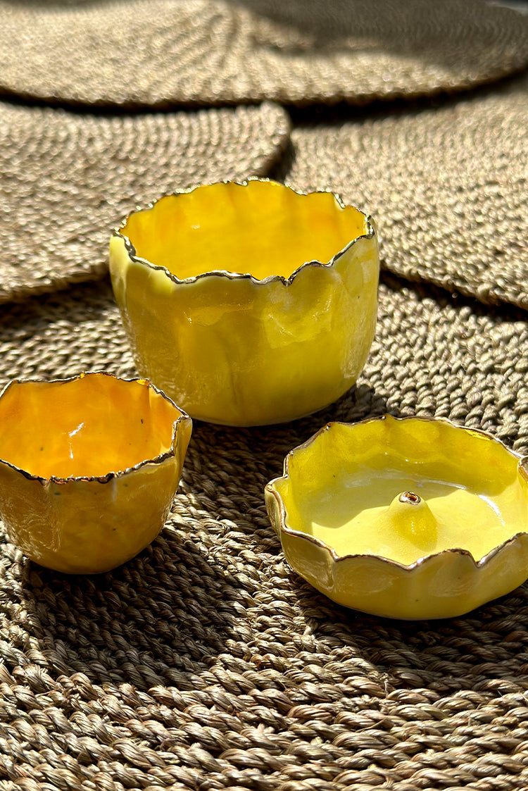 Gold Rim Yellow Pinch Pot, 5cm