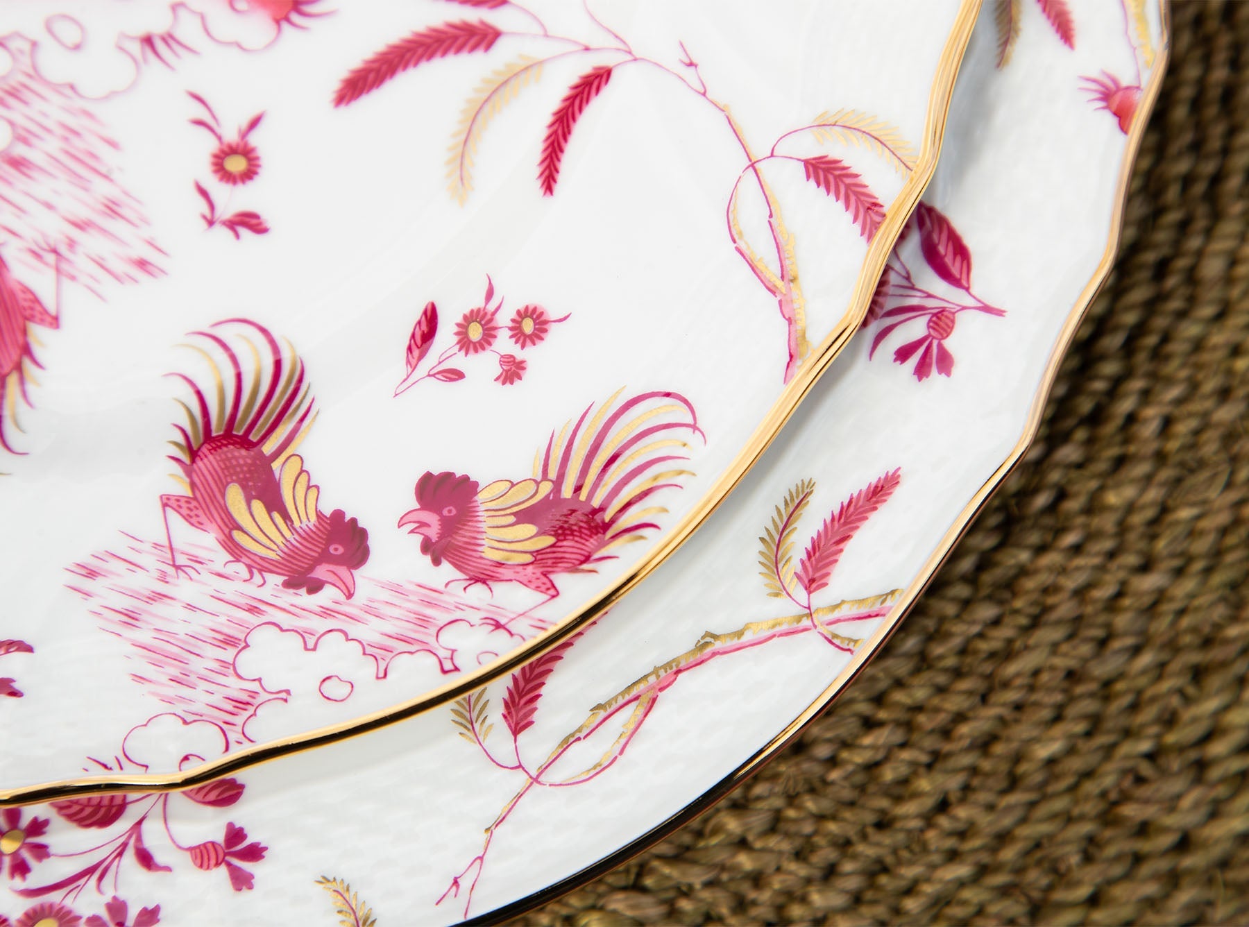 Abaca Woven Round Placemat in Black