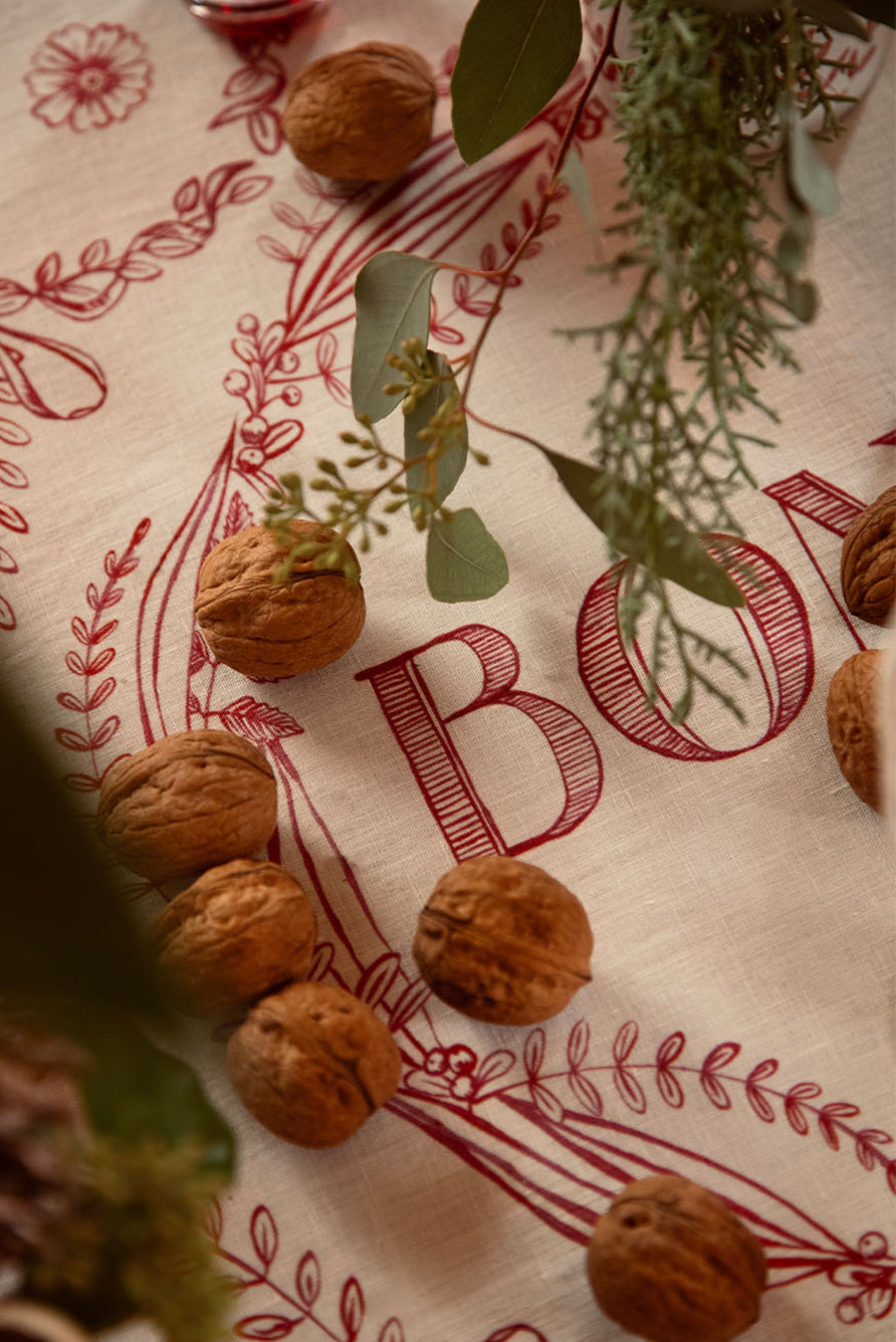 'Amour Bonheur' Linen Tablecloth