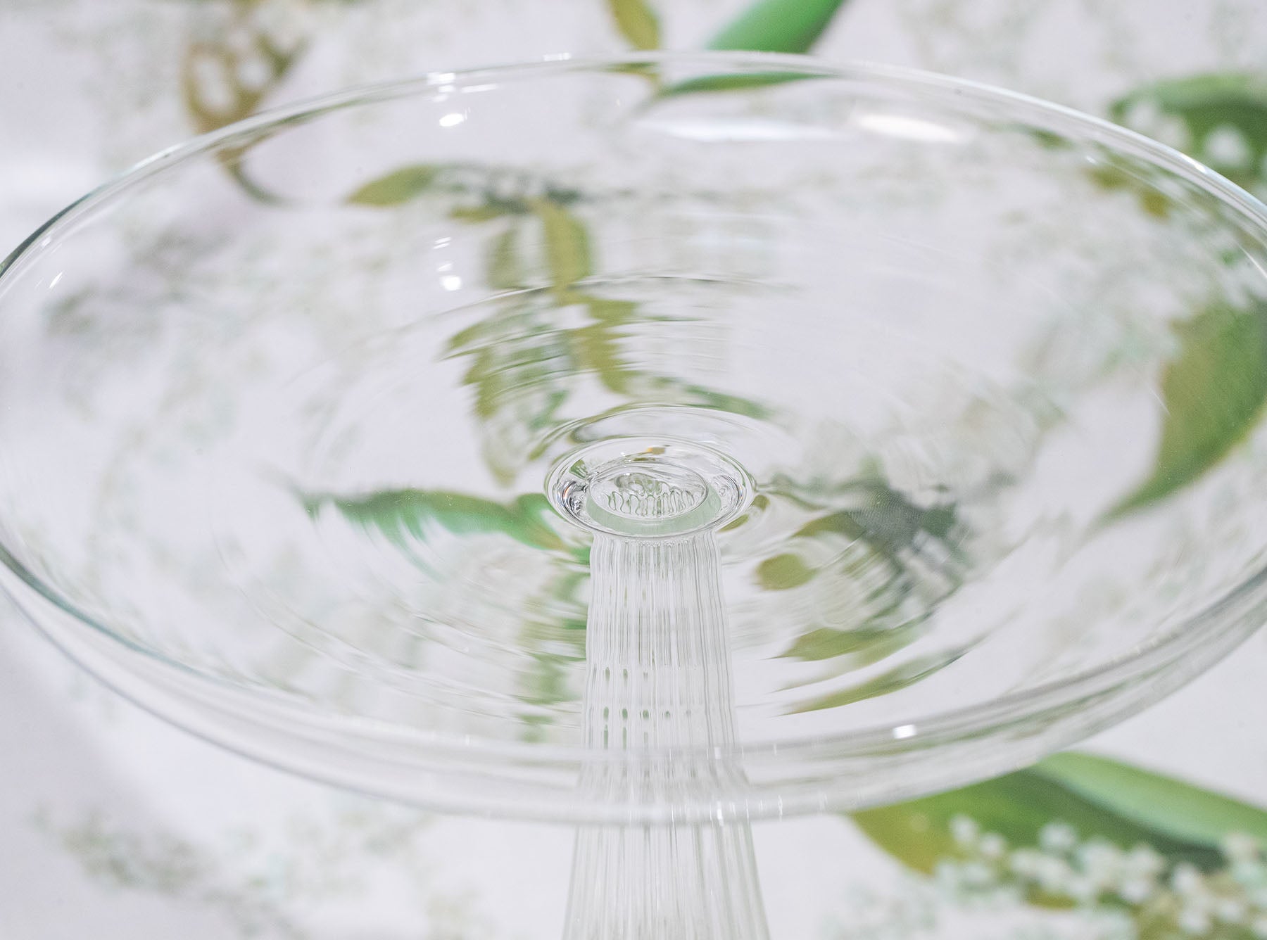 Aurora Clear Handblown Glass Cake Stand & Dome, 28cm