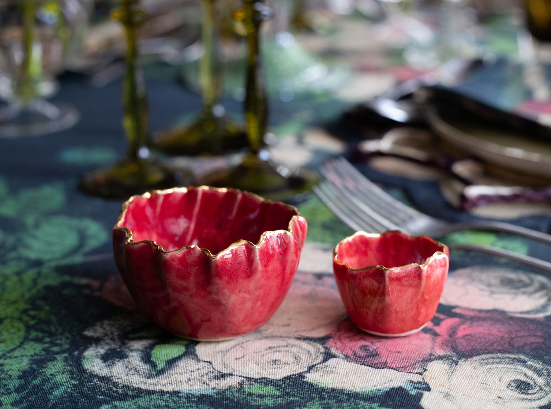 Gold Rim Burgundy Pinch Pot, 7cm
