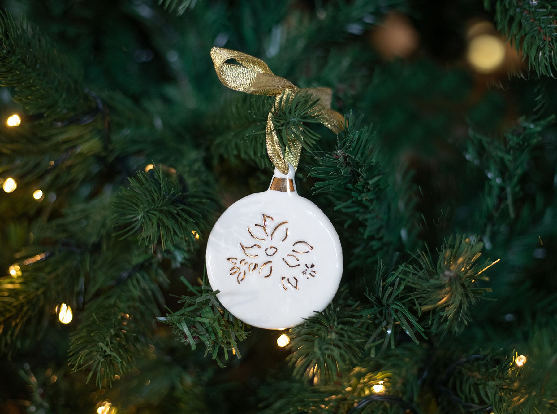 HB Gold Falling Flowers Christmas Tree Ornament, 6.5cm