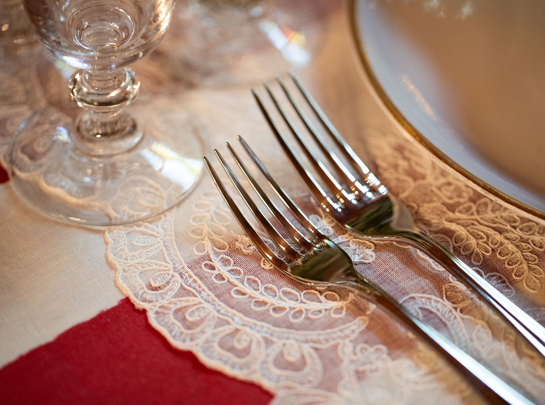 'Eugenie' Lace Orchid Flower & Leaves Placemat, 35 x 50cm