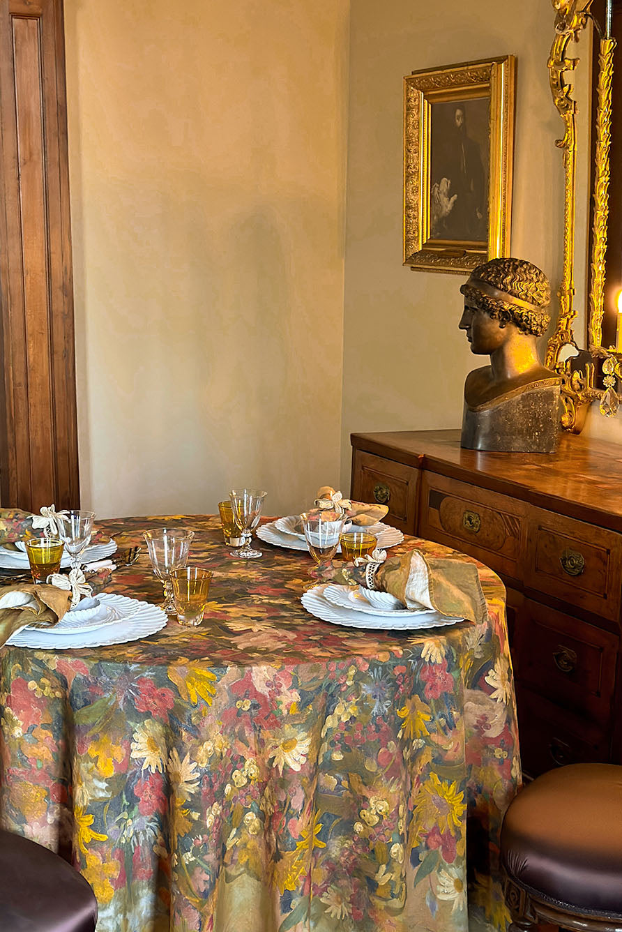 'Fleurs des Prés' Round Linen Tablecloth, 260cm