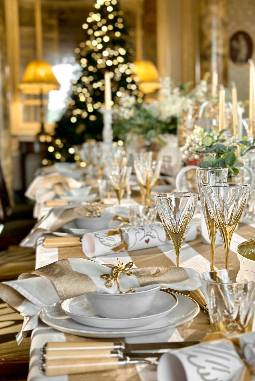 Mistletoe Pewter Napkin Ring in Gold & Silver