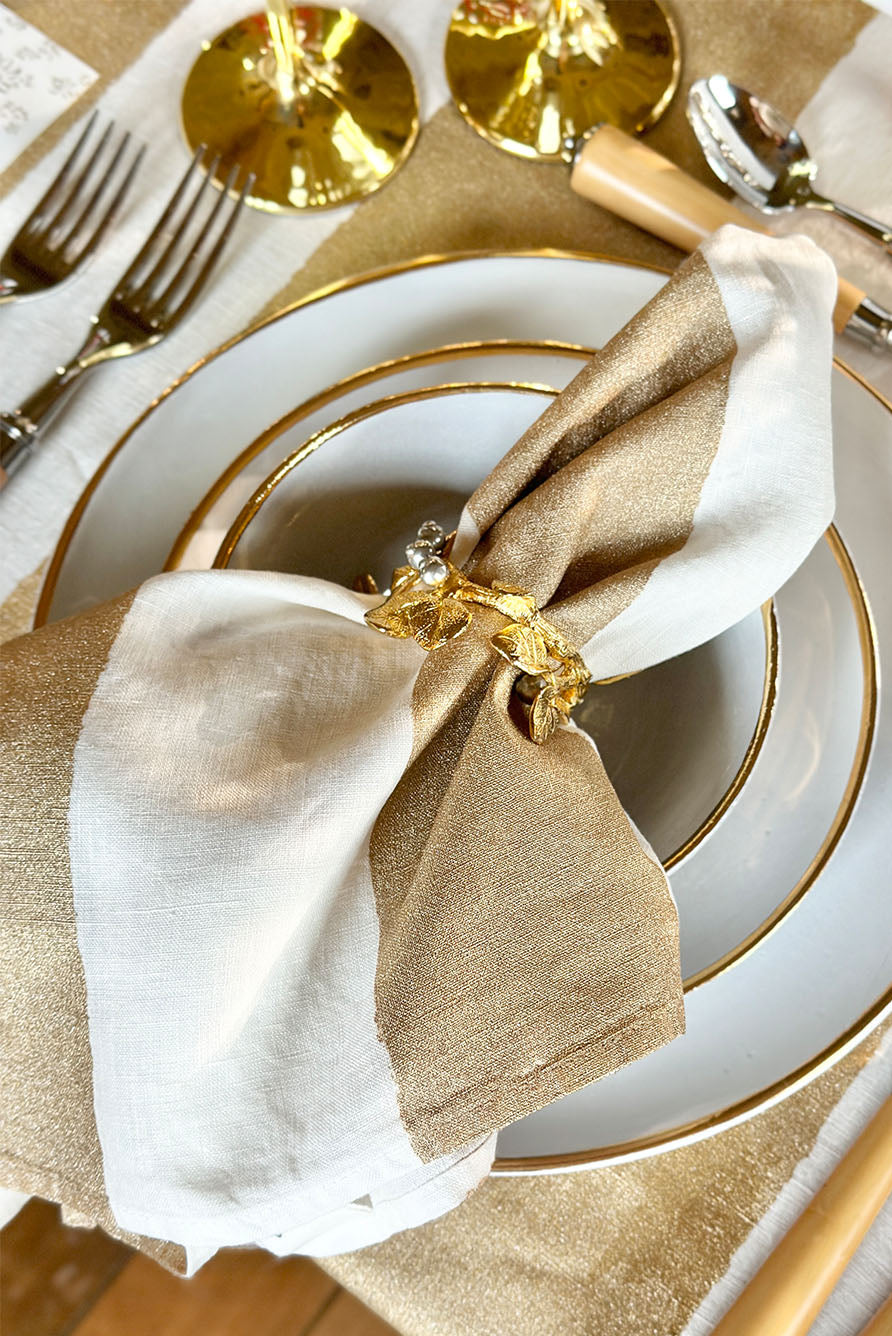 Mistletoe Pewter Napkin Ring in Gold & Silver