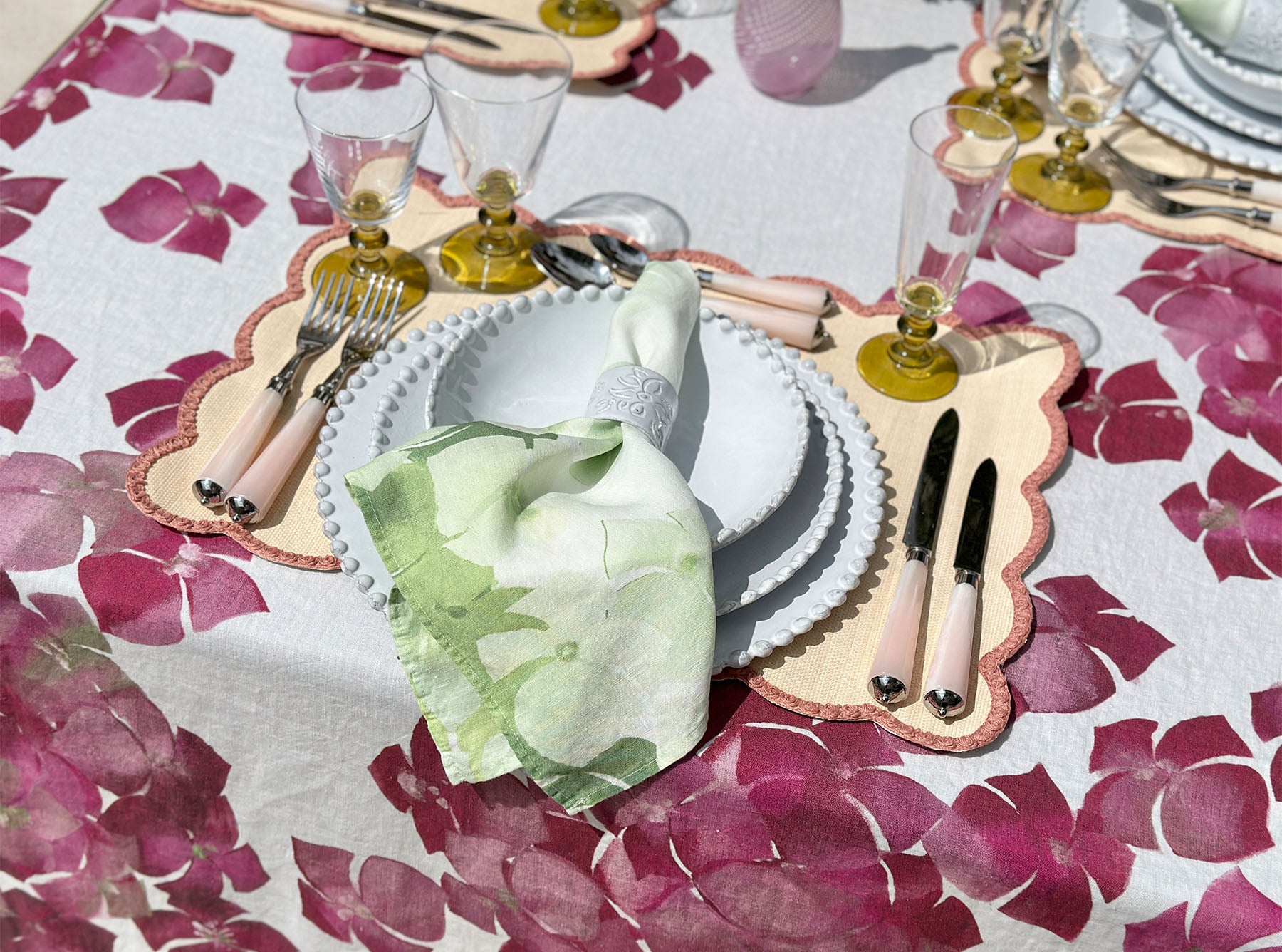 'Lola' Placemat with Scalloped Edge in Pink, 35 x 50cm