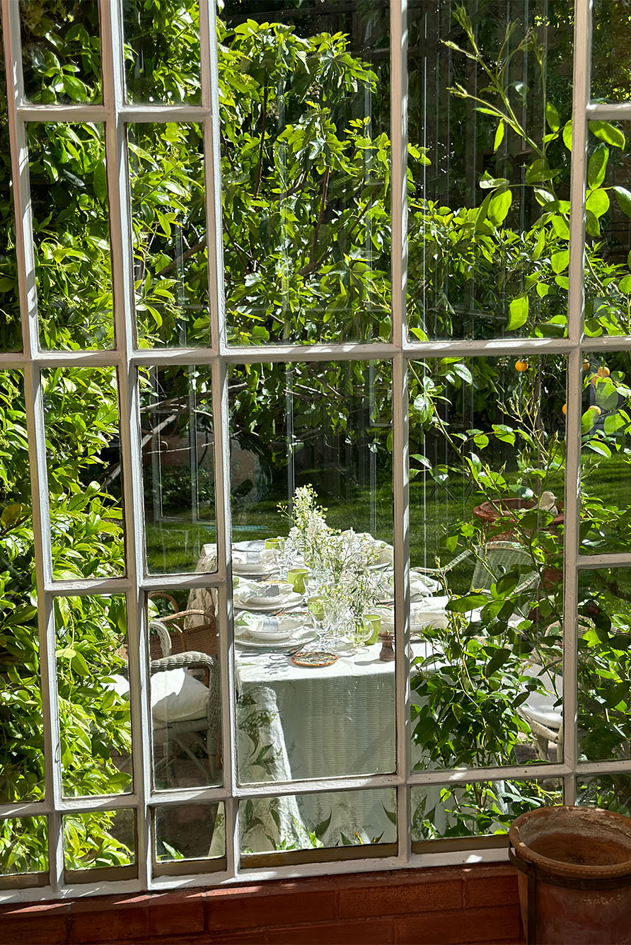 Lily of the Valley 'Muguet' Round Linen Tablecloth, 260cm