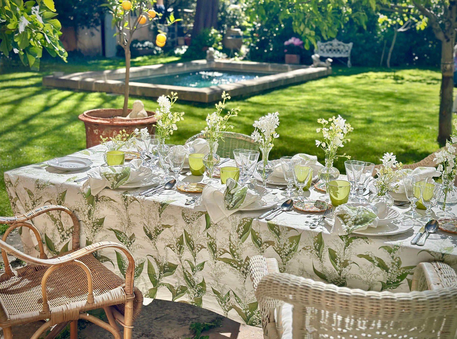 Lily of the Valley 'Muguet' Round Linen Tablecloth, 260cm