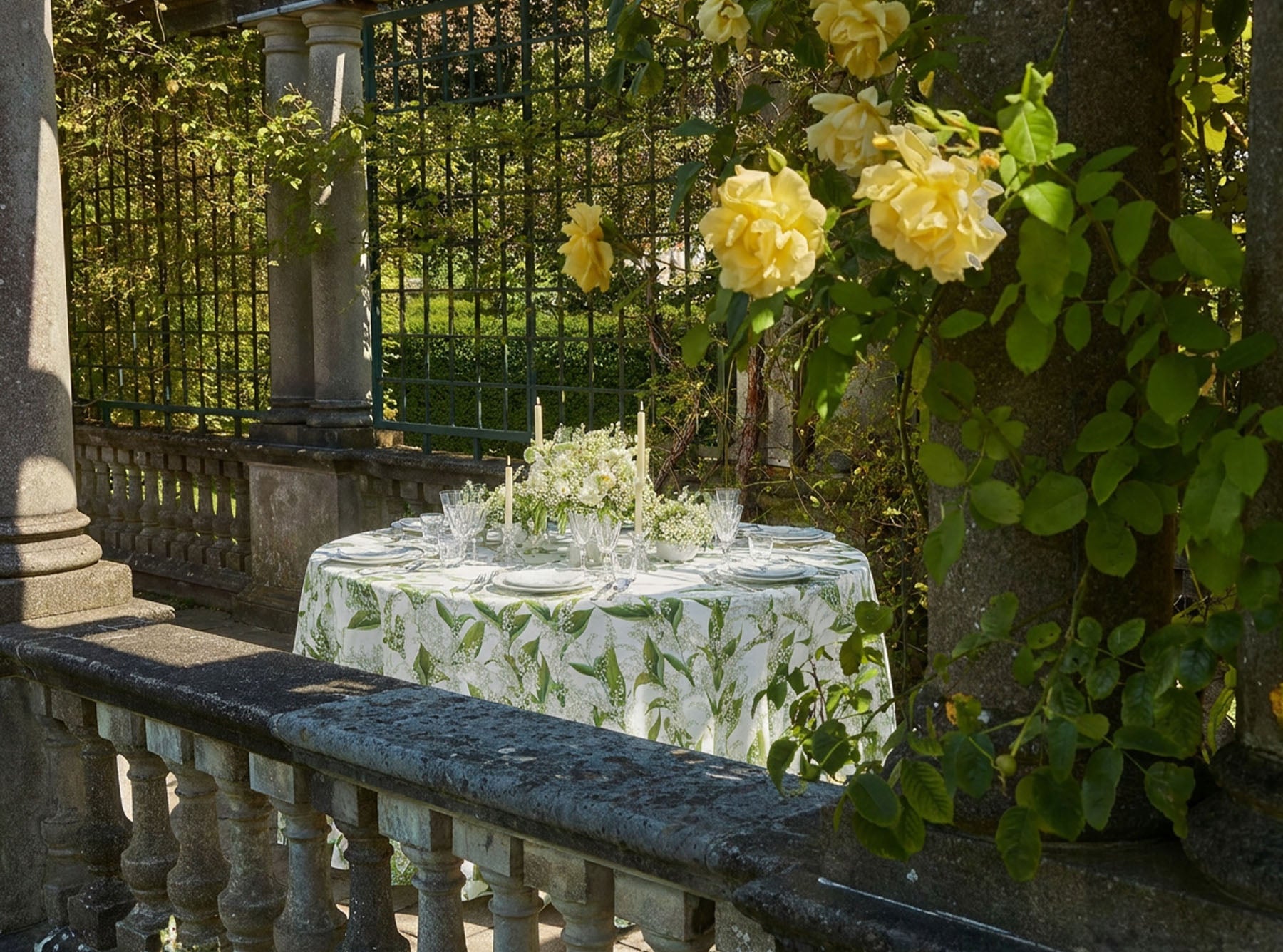 Lily of the Valley 'Muguet' Round Linen Tablecloth, 260cm
