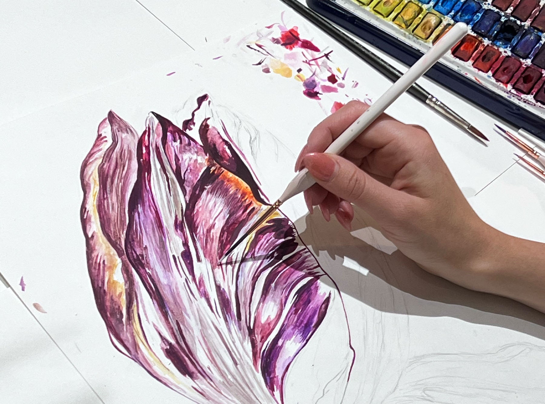 'Tulip' Linen Tablecloth in Red & Pink