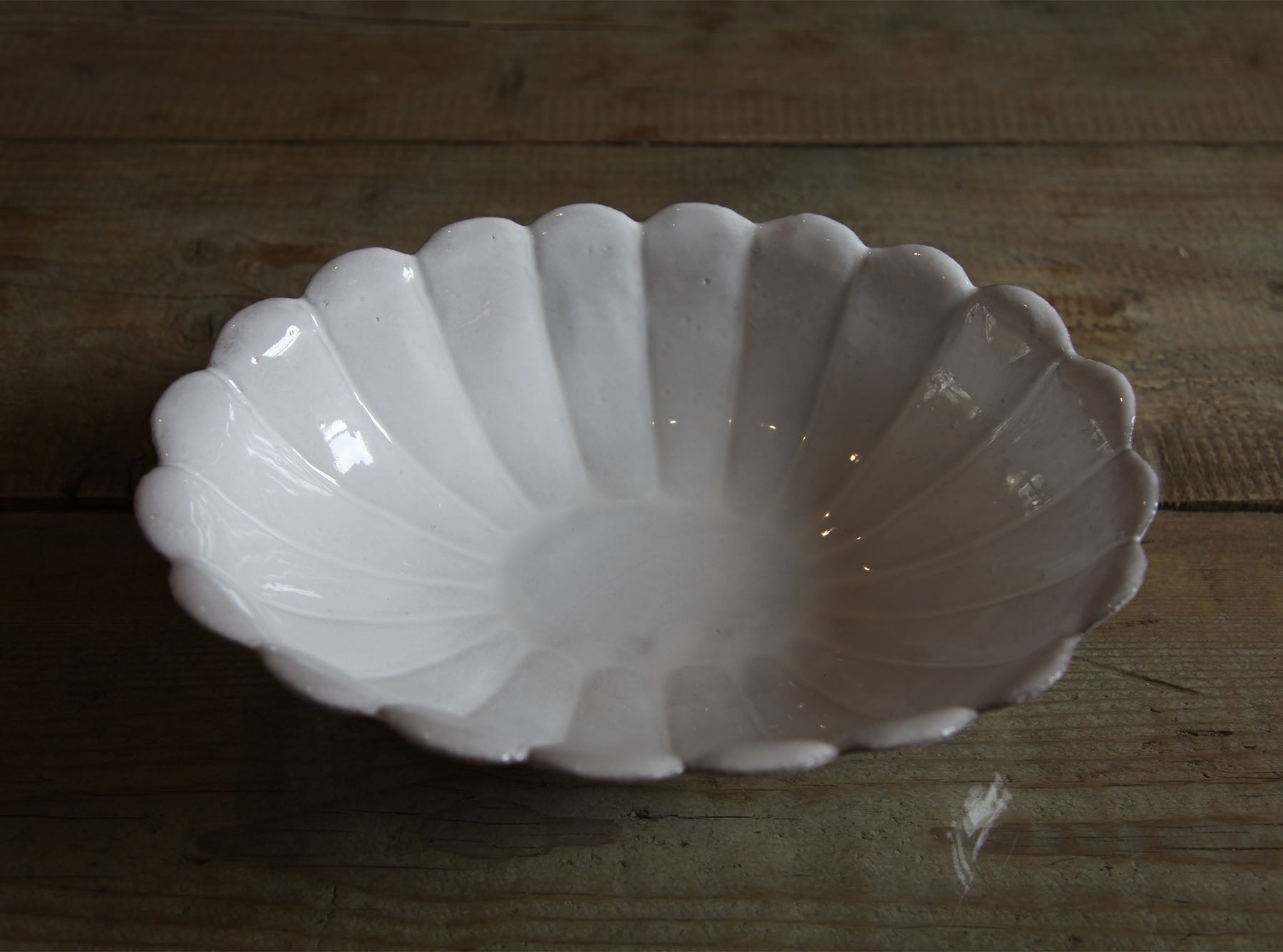 Marguerite Fruit Bowl by Astier de Villatte, 24cm