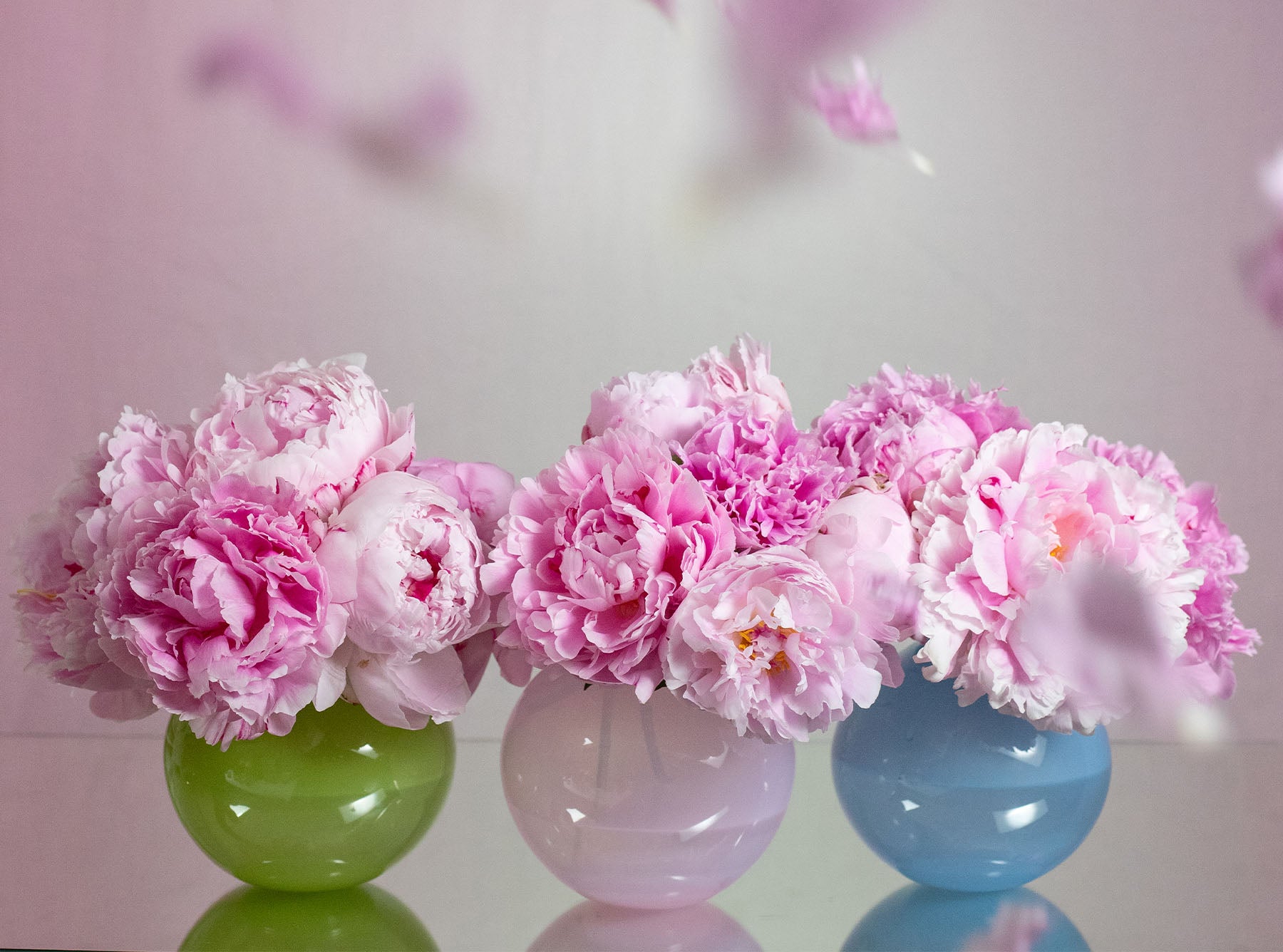 Handblown Glass 'Bumba' Round Vase in Rose Pink, 14cm