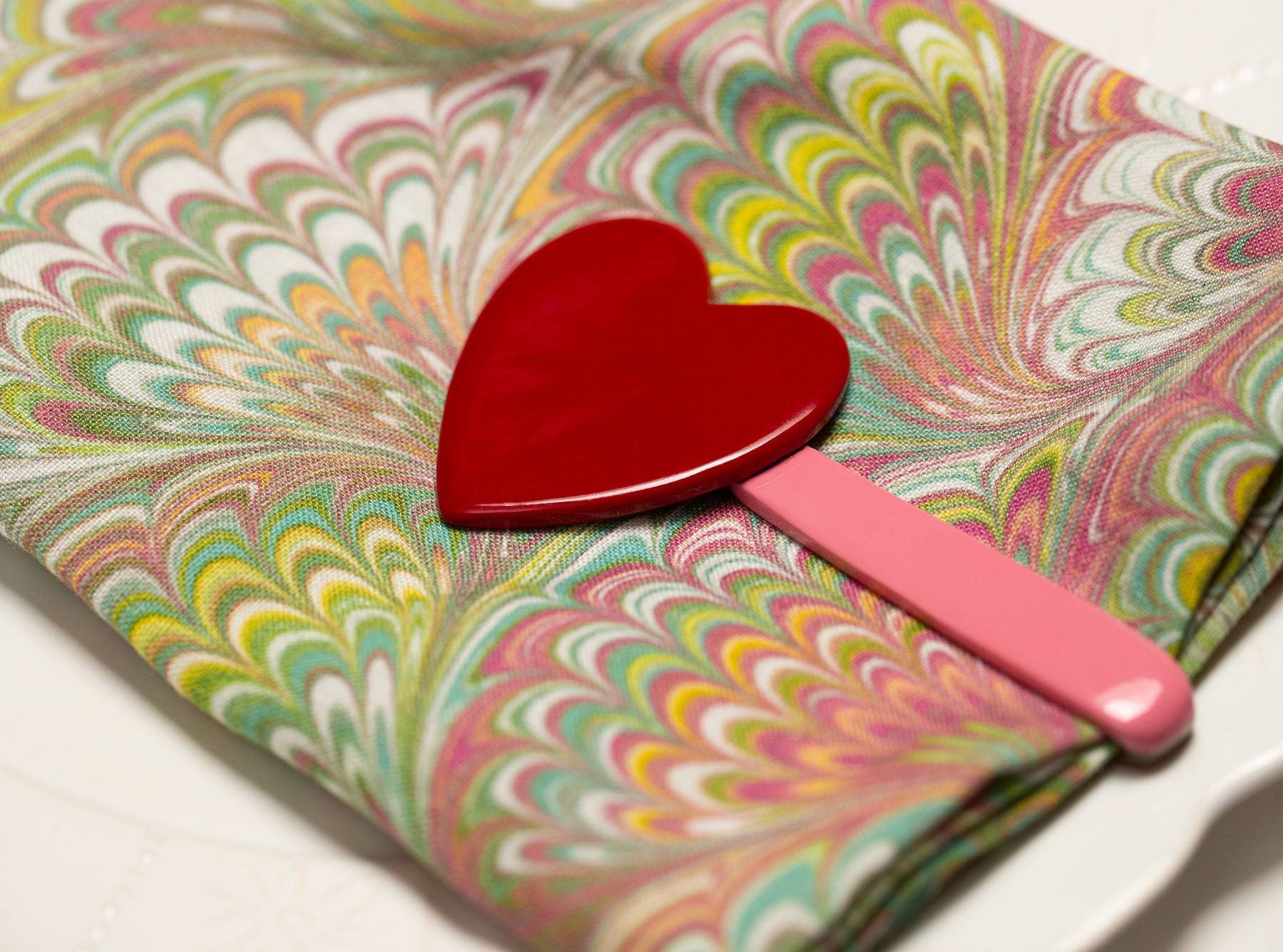 S&B Red Heart Pink Napkin Clip