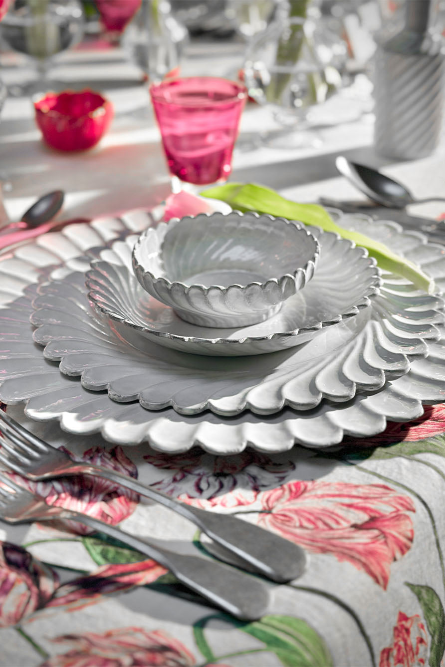 'Tulip' Linen Tablecloth in Red & Pink