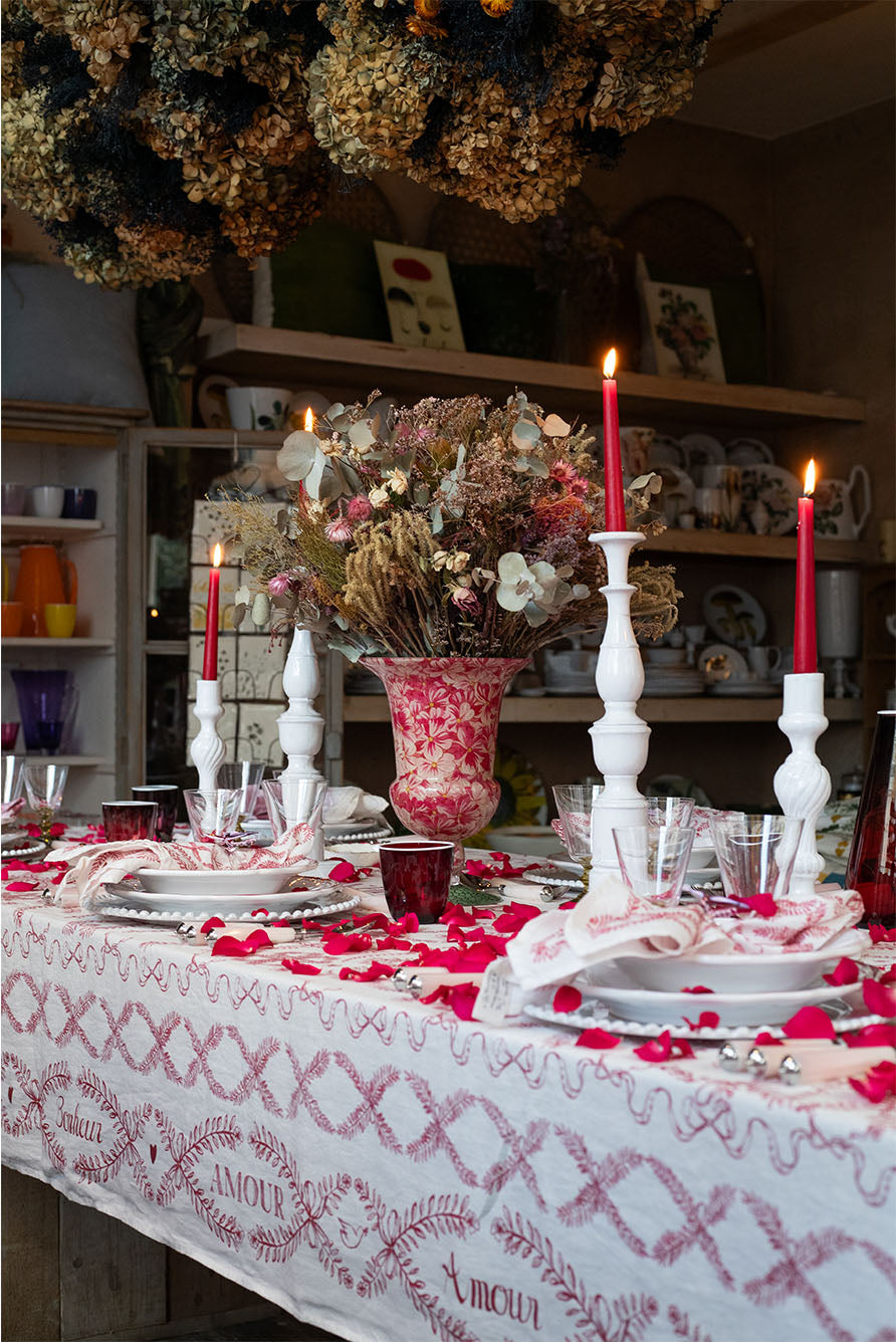 'Amour Bonheur' Linen Tablecloth
