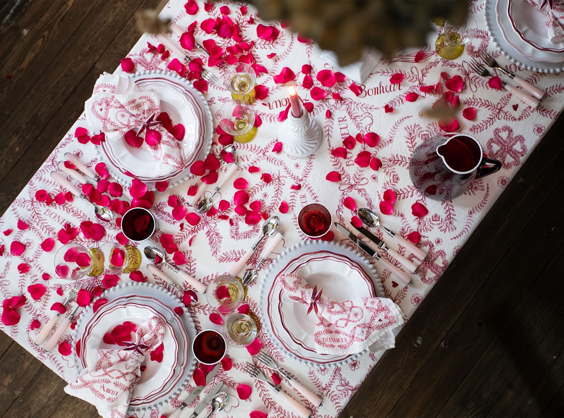 'Amour Bonheur' Linen Tablecloth