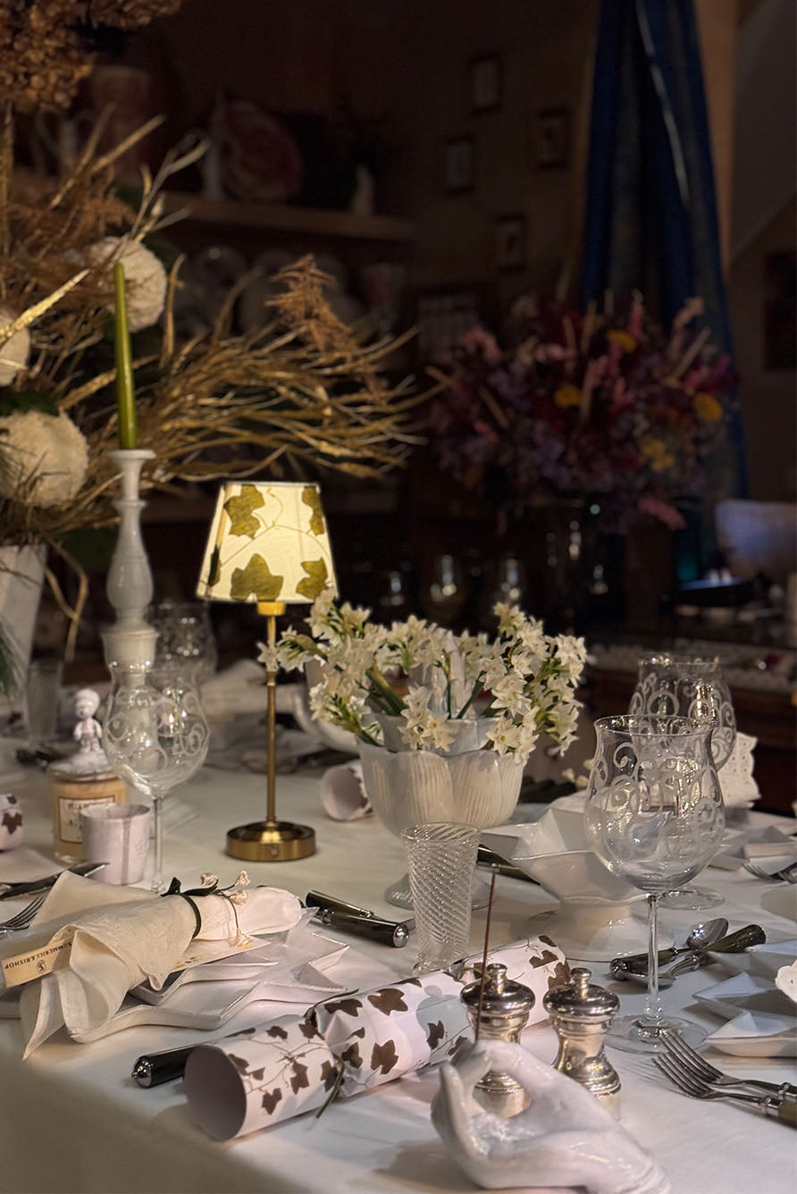 'Broderie Anglaise' White Linen Tablecloth