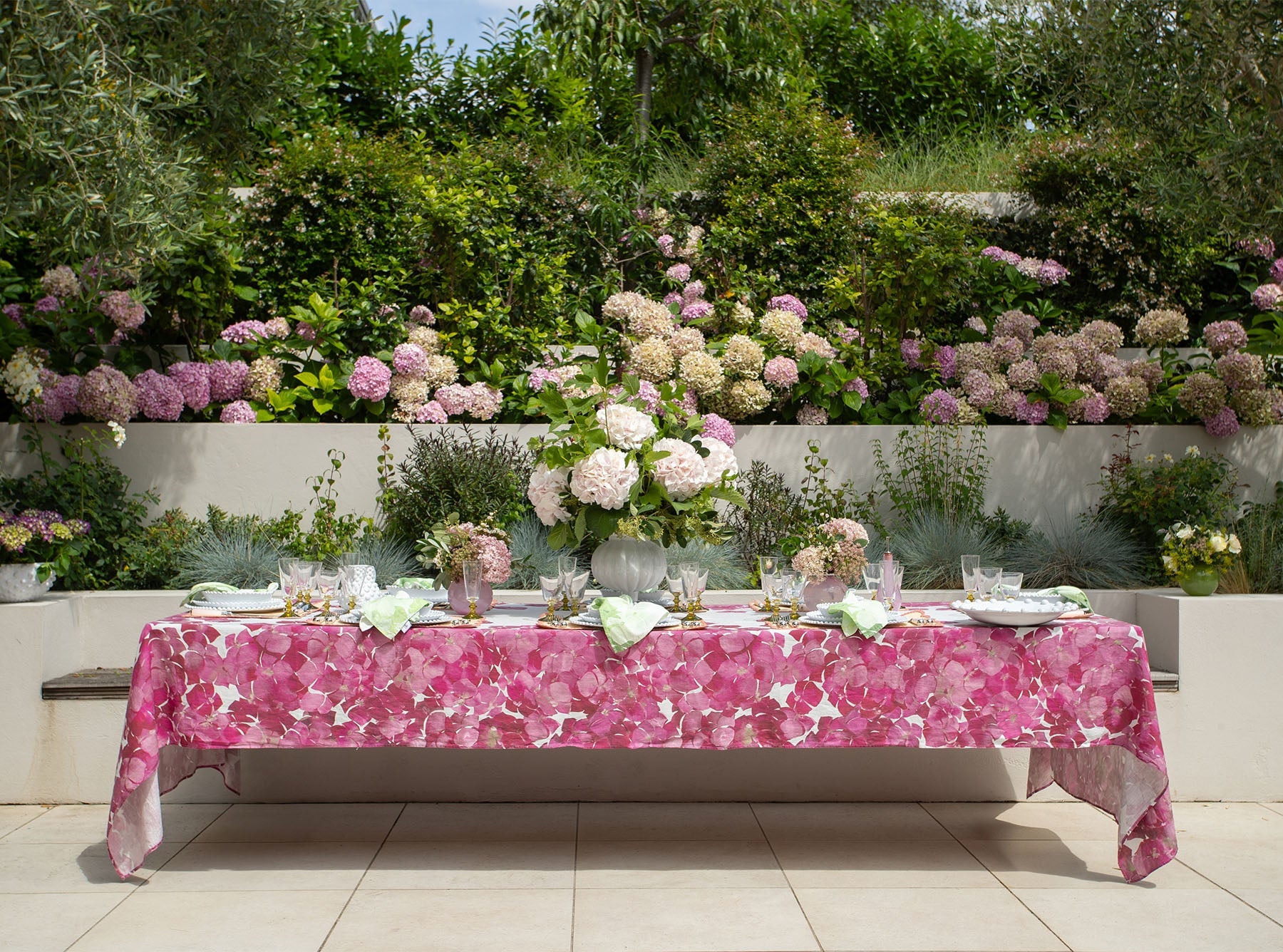 'Hydrangea' Linen Tablecloth in Pink