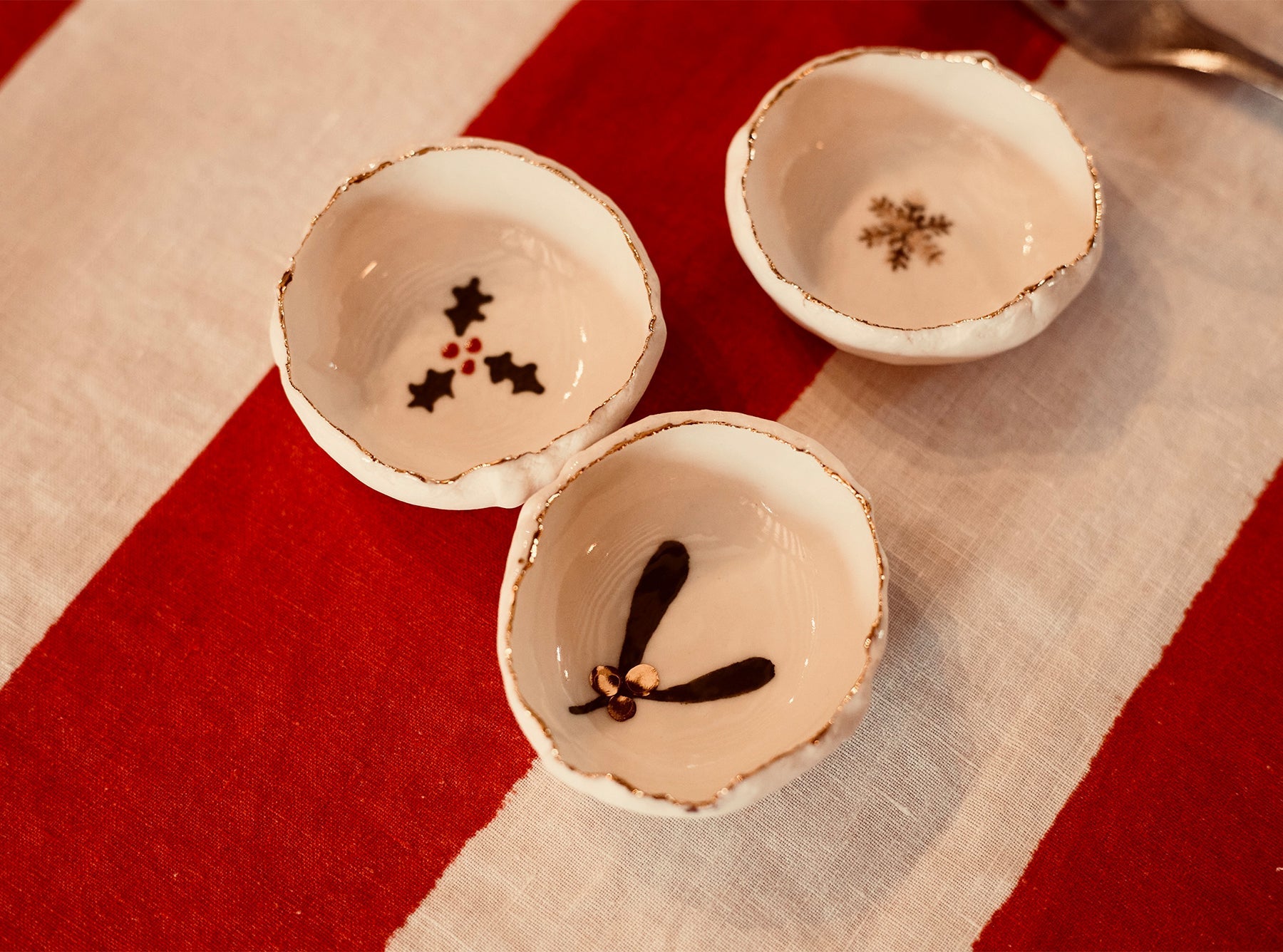 HB Jagged Bowl with Holly, 7cm