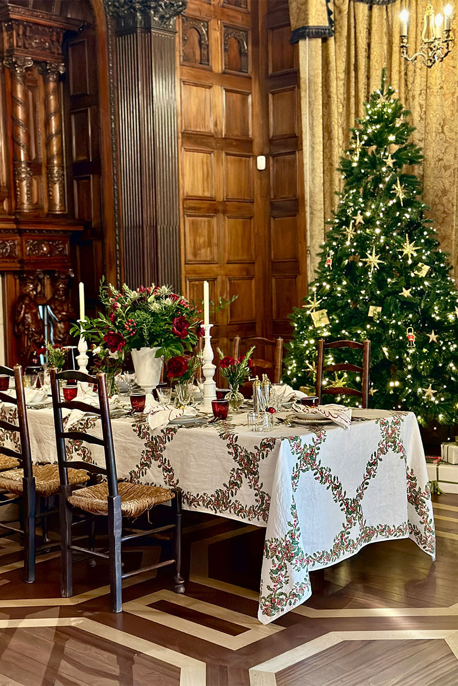 'Holly' Linen Tablecloth