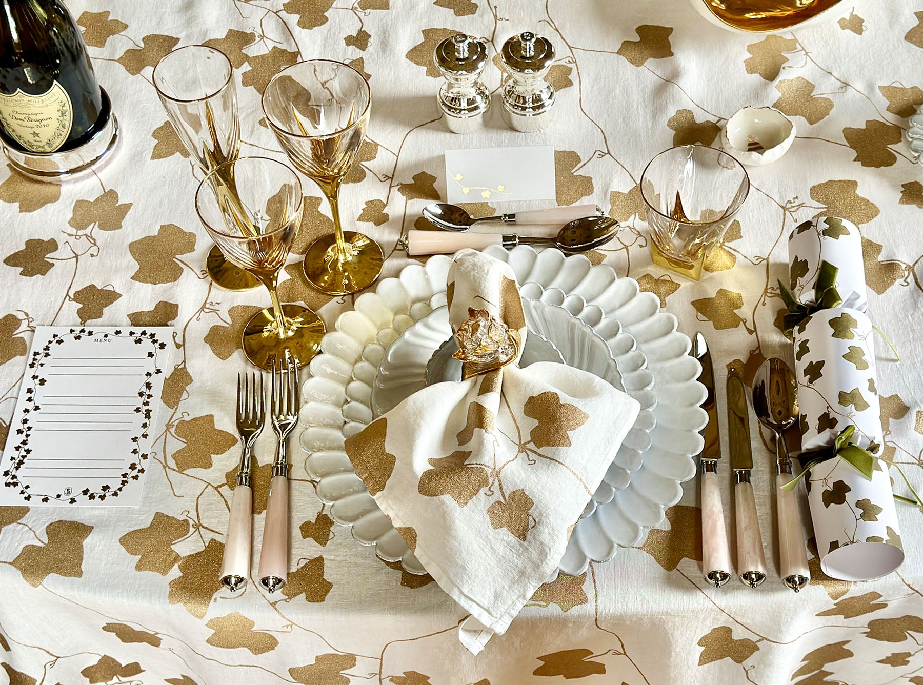 'Ivy' Table Menu in Gold, Set of 12