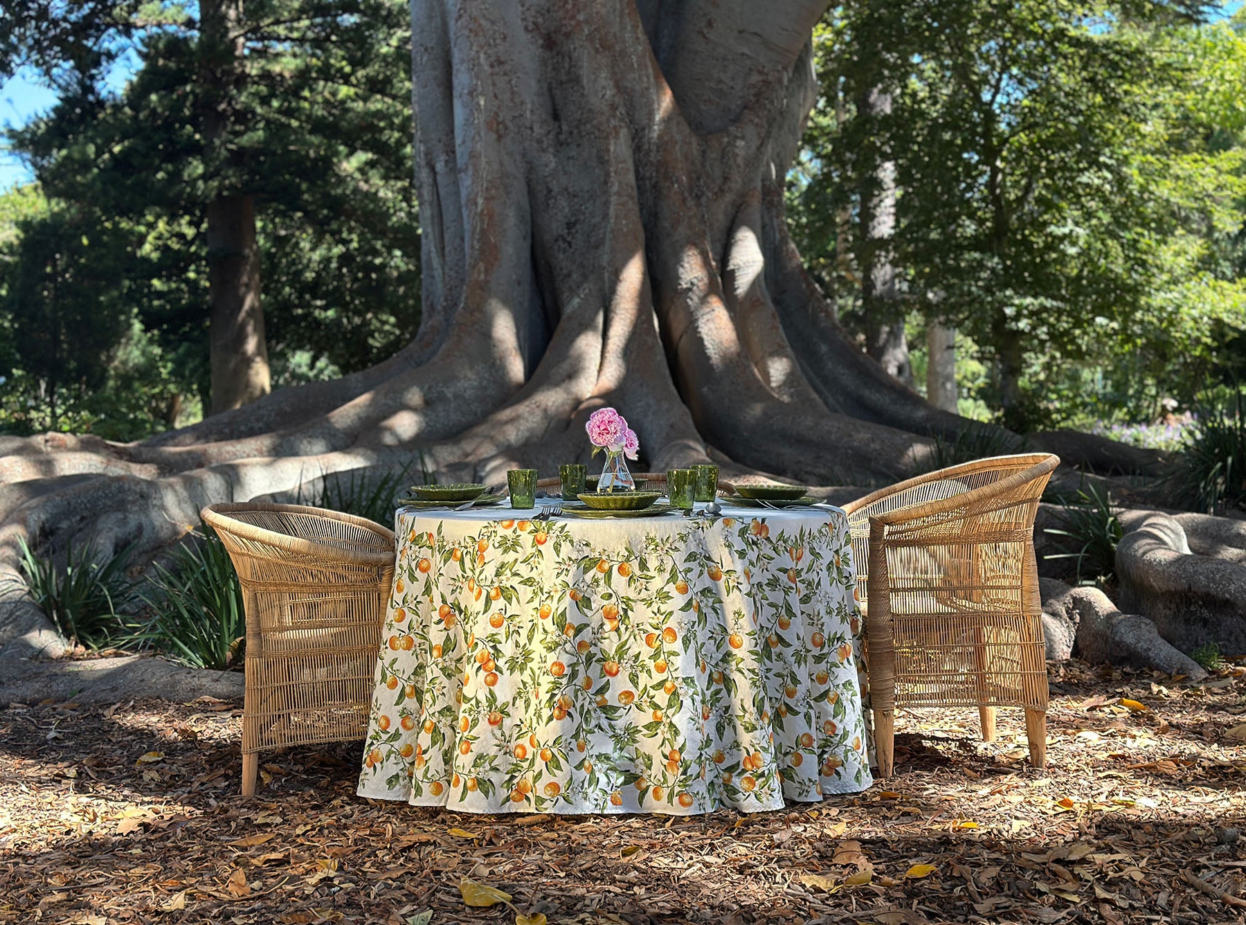 L'Orangerie Round Linen Tablecloth, 260cm
