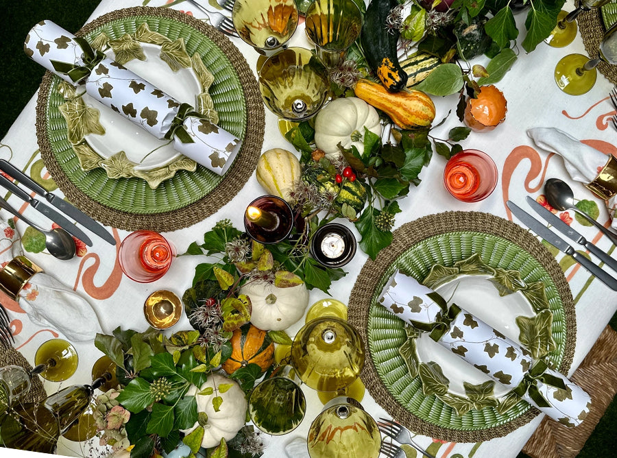 Christmas Crackers with 'Ivy' Print and Green Velvet Bows, Box of 6 (UK ONLY)