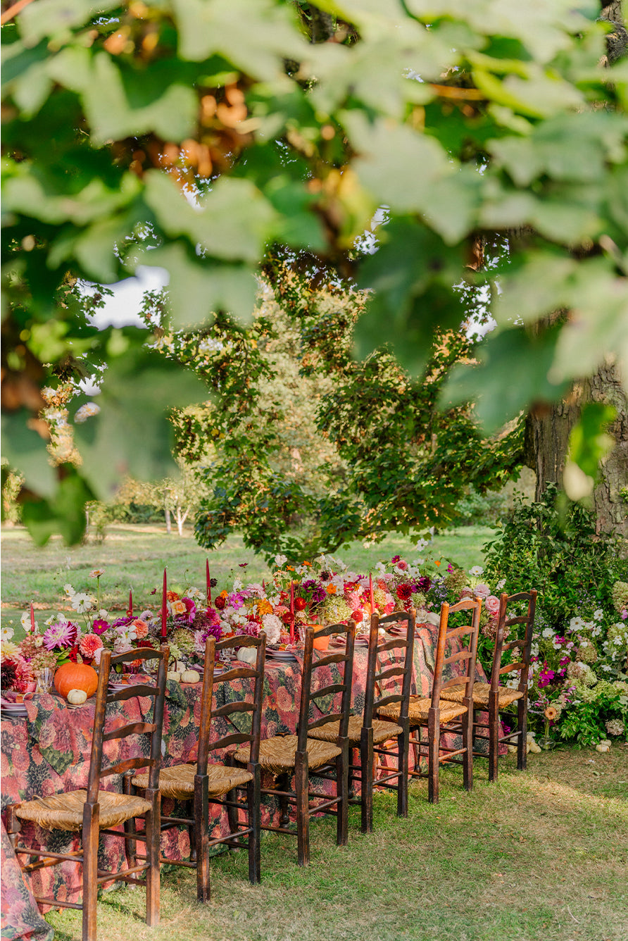 'Dahlia' Linen Tablecloth in Red & Purple