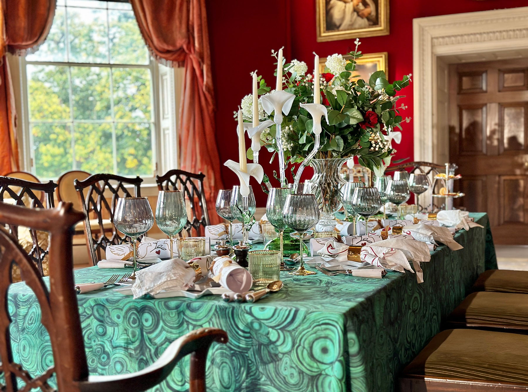 'Malachite' Linen Tablecloth in Emerald Green
