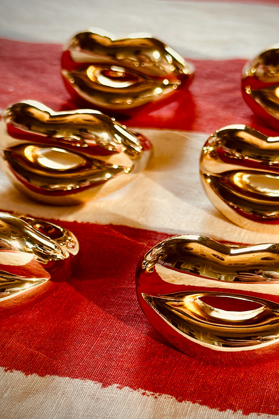 Hotlips Napkin Ring in Gold, 4cm