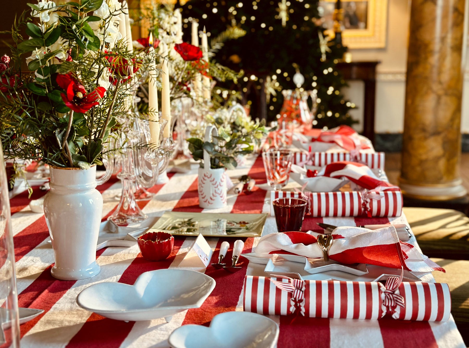 Hotlips Napkin Ring in Gold, 4cm