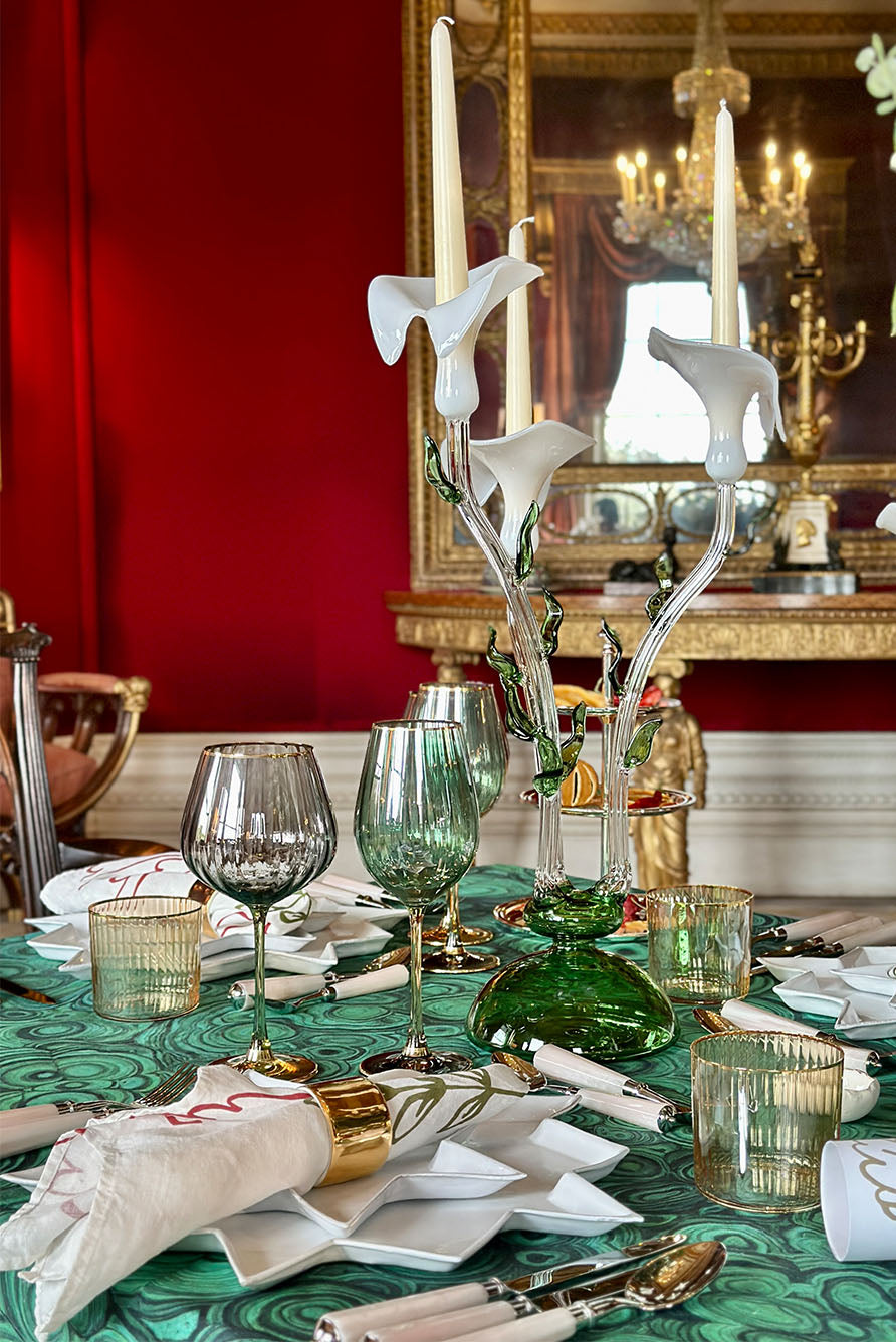 Christmas Crackers with 'Gold Doves' Print and Gold Velvet Bows, Box of 6 (UK ONLY)