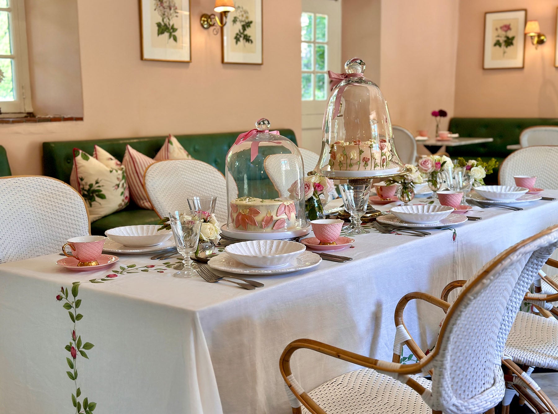 'Rose Trellis' Linen Tablecloth
