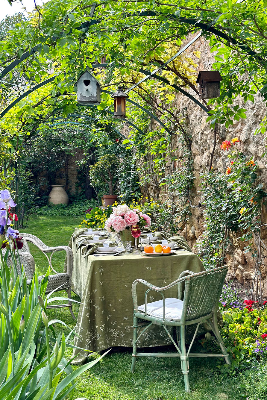 'S&Bee Falling Flower' Linen Tablecloth in Avocado Green