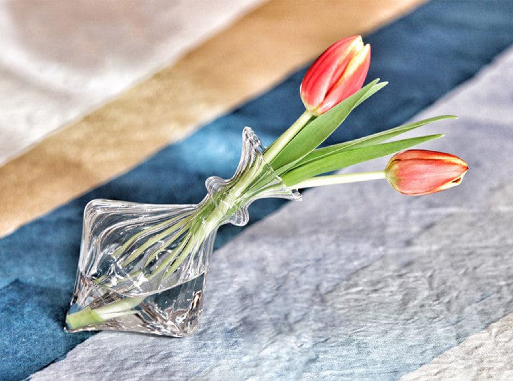 Handblown Glass Mia Bud Flower Vase, 17cm