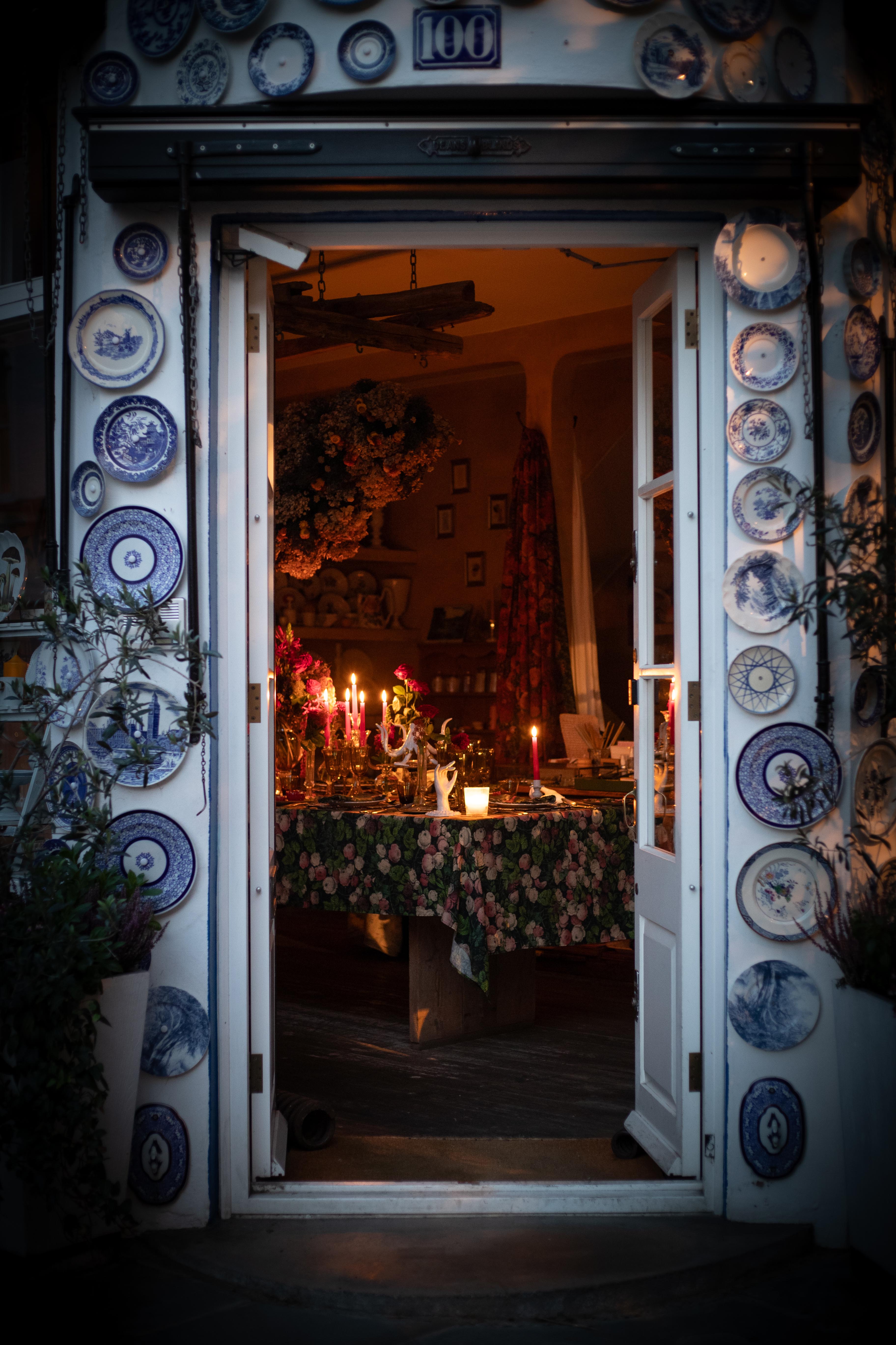 How to Host a Murder Mystery Dinner Party: A “Who Dunnit” Styled by Summerill & Bishop