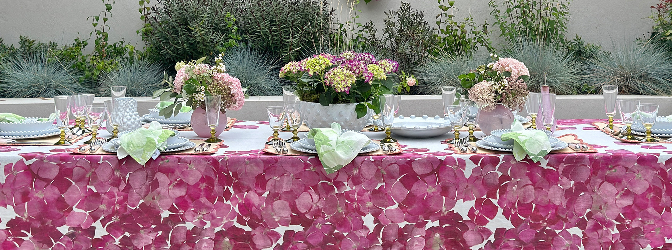 'Hydrangea' Outdoor Floral Setting