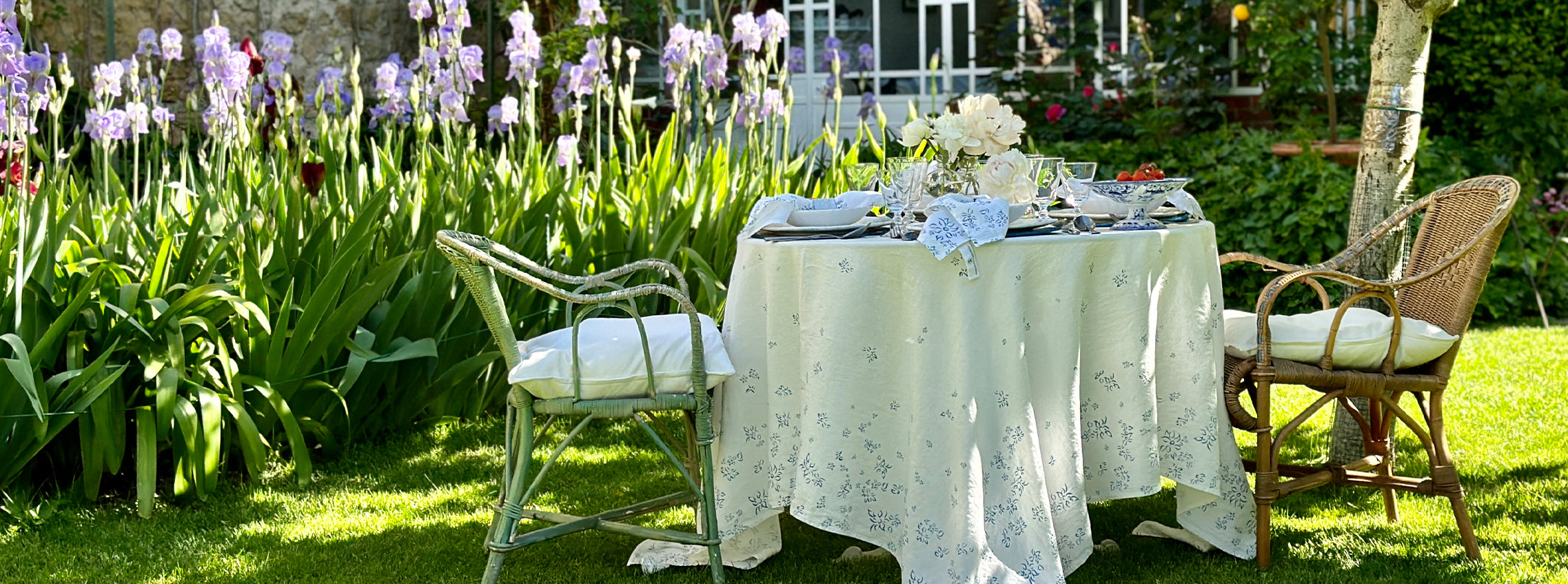 Falling Flower on Round Tablescape