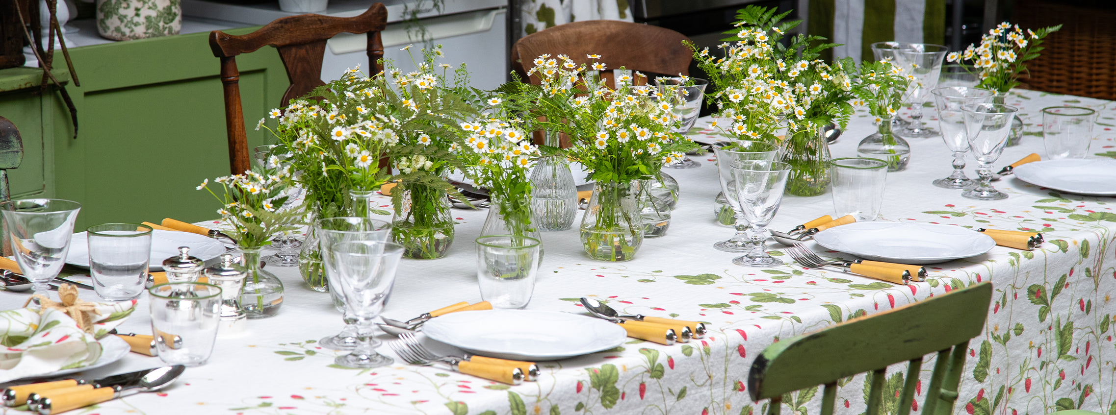Farmhouse ‘Fraises des Bois’ Table Setting
